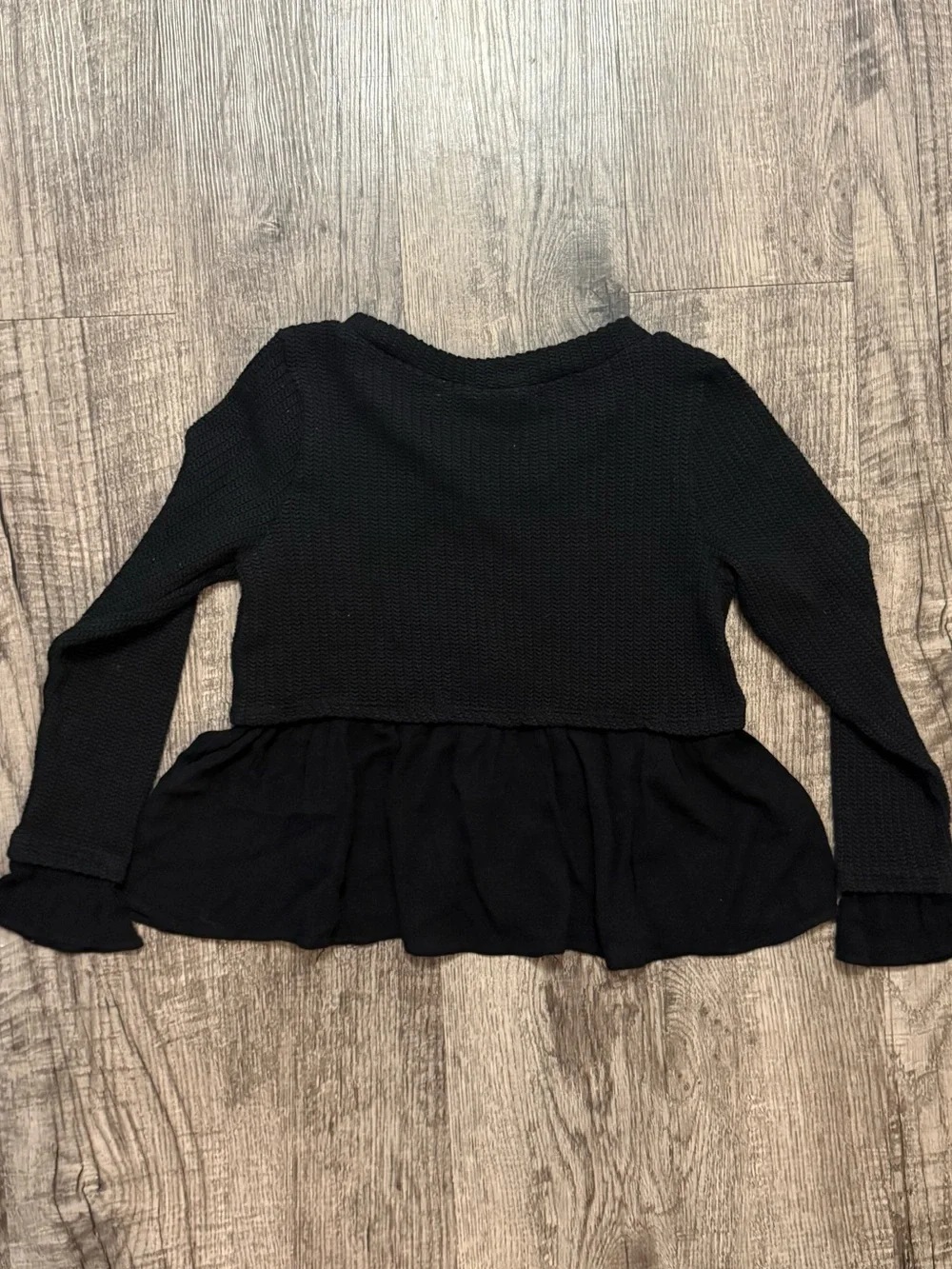 Vintage Havana Black Long-Sleeve Peplum Lightweight V-Neck Sweater